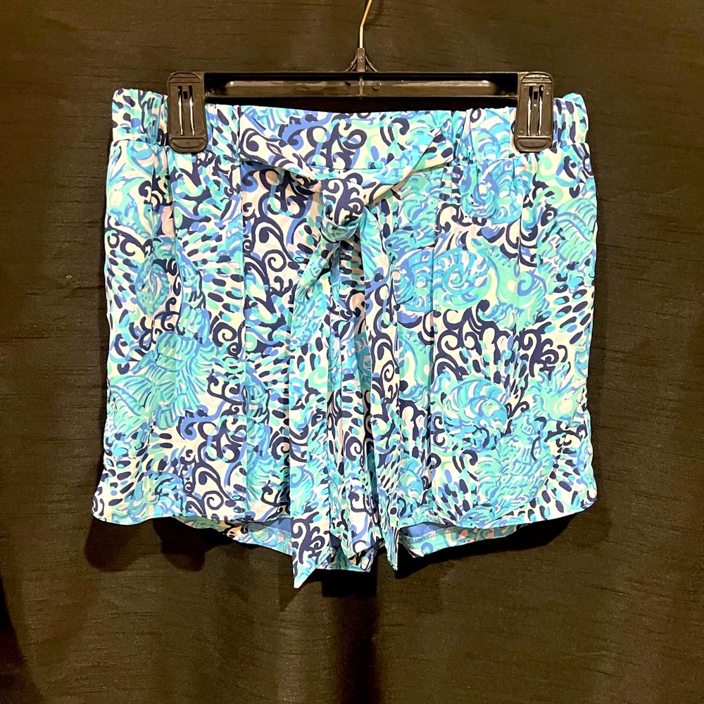 Lilly Pulitzer size 4 crepe‎ shorts